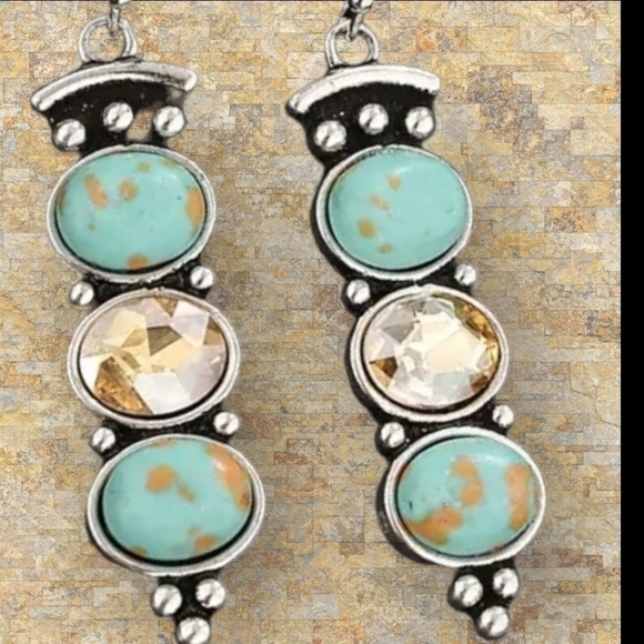NWT Boho/Crystal Turquoise earrings - Picture 1 of 3